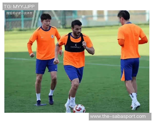 卡扎伊什维利与家人共享休闲时光照片曝光续约泰山仍在悬而未决中 卡扎伊什维利与家人共享休闲时光照片曝光续约泰山仍在悬而未决中